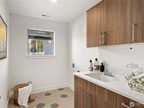 12915 NE 78th Place, Kirkland WA 98033