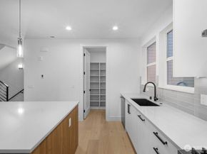 695 NW Locust ST (Homesite #9), Issaquah WA 98027