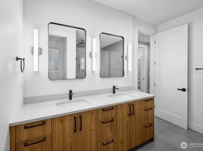 695 NW Locust ST (Homesite #9), Issaquah WA 98027