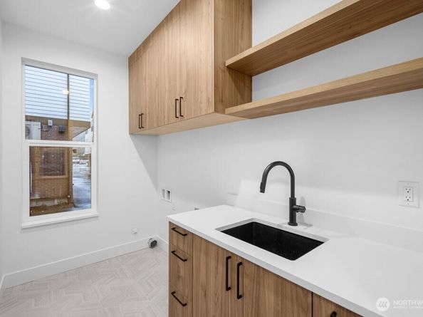 695 NW Locust ST (Homesite #9), Issaquah WA 98027