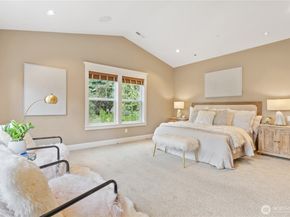 9942 SE 39th St, Mercer Island WA 98040