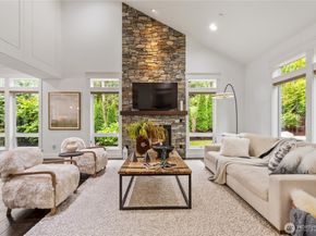 9942 SE 39th St, Mercer Island WA 98040