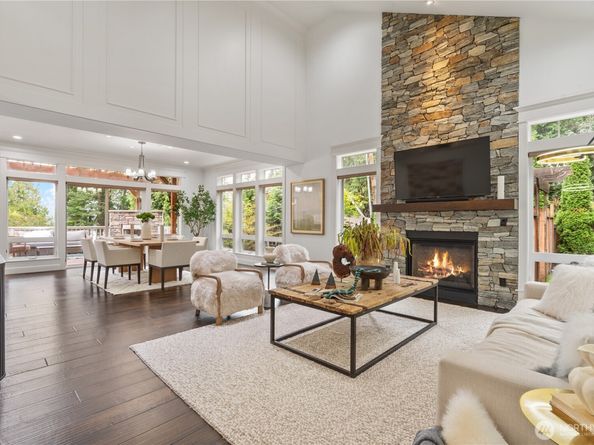 9942 SE 39th St, Mercer Island WA 98040