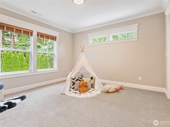 9942 SE 39th St, Mercer Island WA 98040