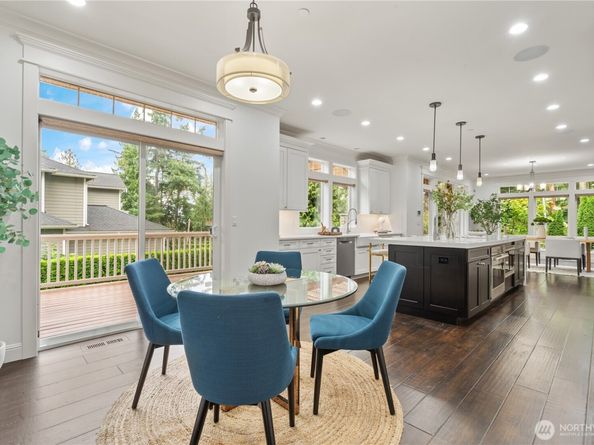 9942 SE 39th St, Mercer Island WA 98040