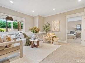 9942 SE 39th St, Mercer Island WA 98040