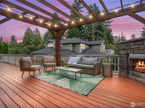 9942 SE 39th St, Mercer Island WA 98040