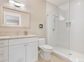 9942 SE 39th St, Mercer Island WA 98040