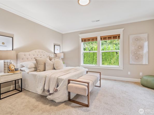 9942 SE 39th St, Mercer Island WA 98040