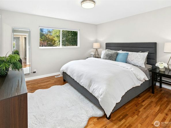 12563 SE 71st Street, Newcastle WA 98056