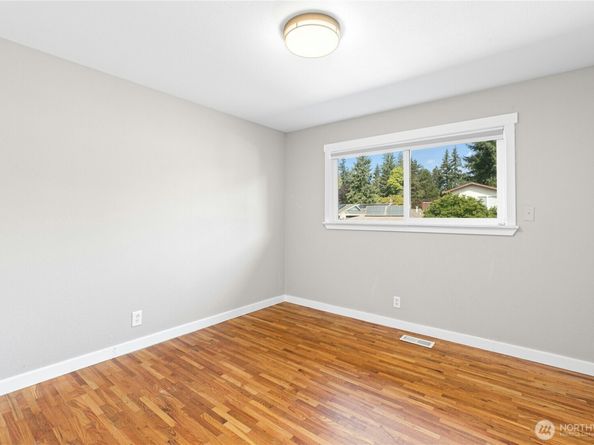 12563 SE 71st Street, Newcastle WA 98056