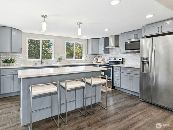 12563 SE 71st Street, Newcastle WA 98056