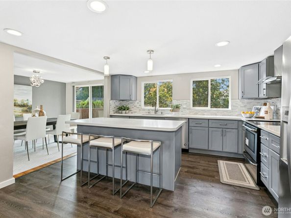 12563 SE 71st Street, Newcastle WA 98056