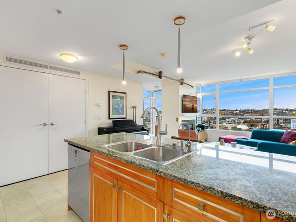 1420 Terry Avenue 1903, Seattle WA 98101