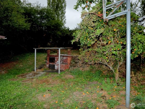 12037 71st Avenue S, Seattle WA 98178