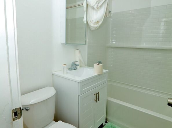 12037 71st Avenue S, Seattle WA 98178