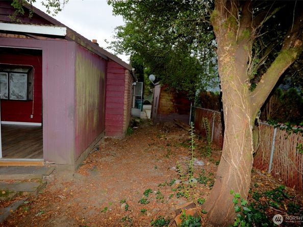 12037 71st Avenue S, Seattle WA 98178