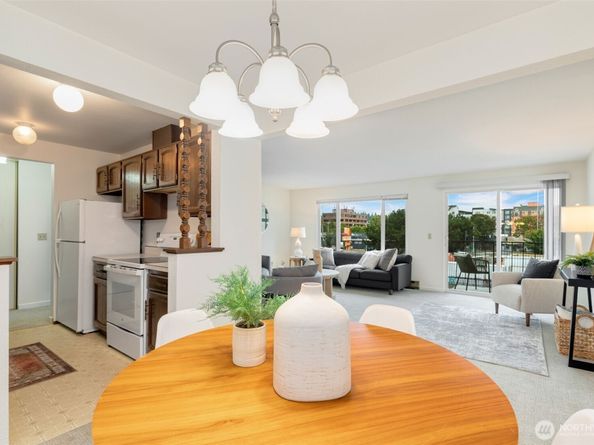 12300 28th Avenue NE 208, Seattle WA 98125