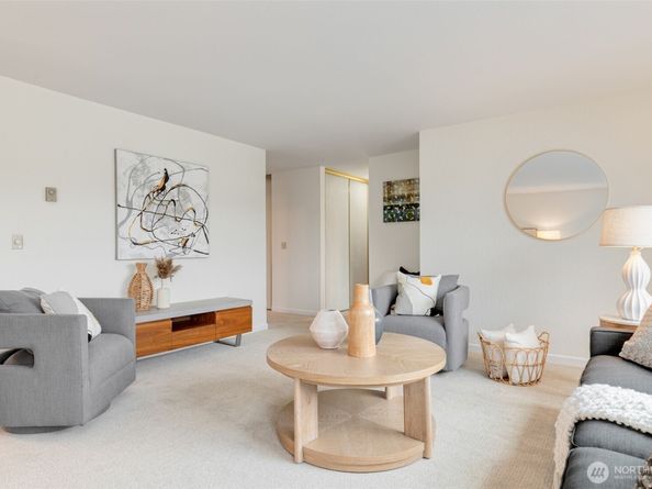 12300 28th Avenue NE 208, Seattle WA 98125