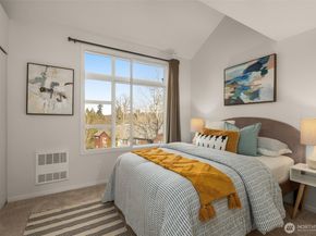 15212 NE 81st Way 103, Redmond WA 98052