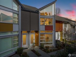 15212 NE 81st Way 103, Redmond WA 98052