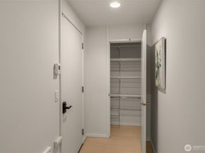 15212 NE 81st Way 103, Redmond WA 98052