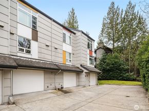 15212 NE 81st Way 103, Redmond WA 98052