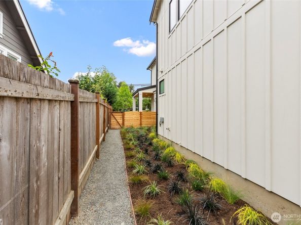 1504 3rd Street, Kirkland WA 98033