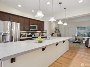 10176 156th Court NE 102, Redmond WA 98052