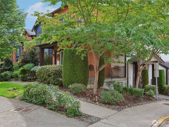 10176 156th Court NE 102, Redmond WA 98052