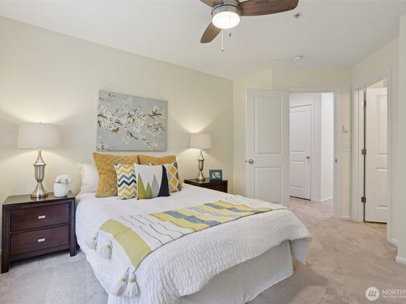 10176 156th Court NE 102, Redmond WA 98052