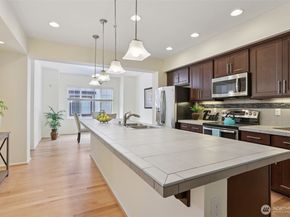10176 156th Court NE 102, Redmond WA 98052