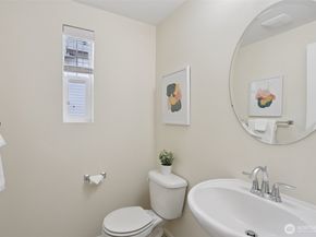 10176 156th Court NE 102, Redmond WA 98052