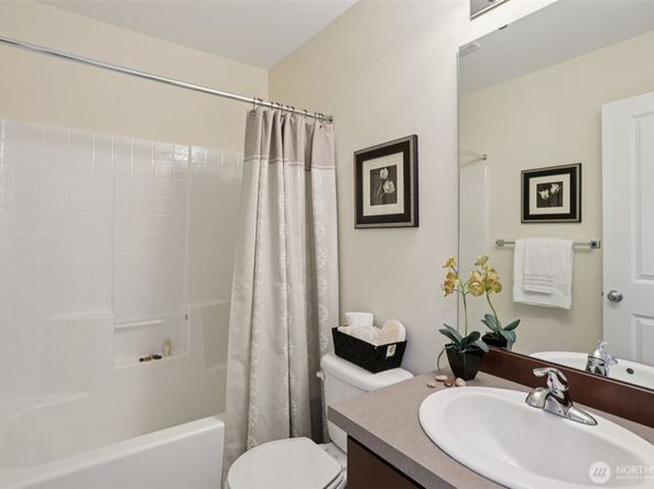 10176 156th Court NE 102, Redmond WA 98052