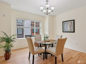 10176 156th Court NE 102, Redmond WA 98052