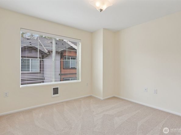 10176 156th Court NE 102, Redmond WA 98052