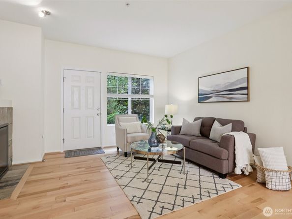 10176 156th Court NE 102, Redmond WA 98052