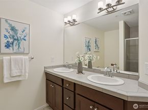 10176 156th Court NE 102, Redmond WA 98052