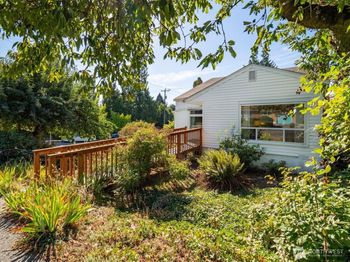7003 40th Avenue NE