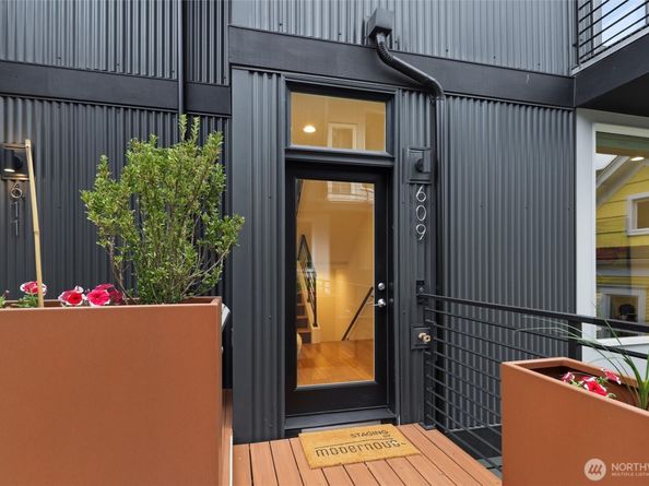 609 15th Avenue E, Seattle WA 98112