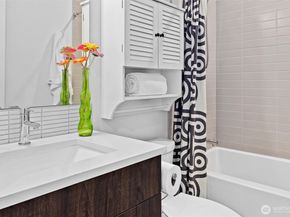 609 15th Avenue E, Seattle WA 98112