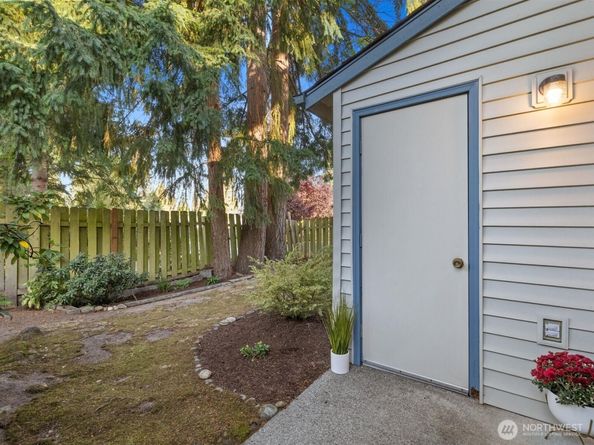 7606 201st Street SW G, Edmonds WA 98026