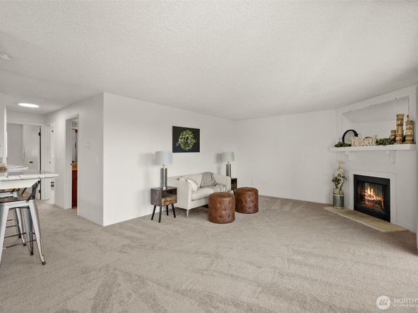 28418 16th Avenue S 302, Federal Way WA 98003