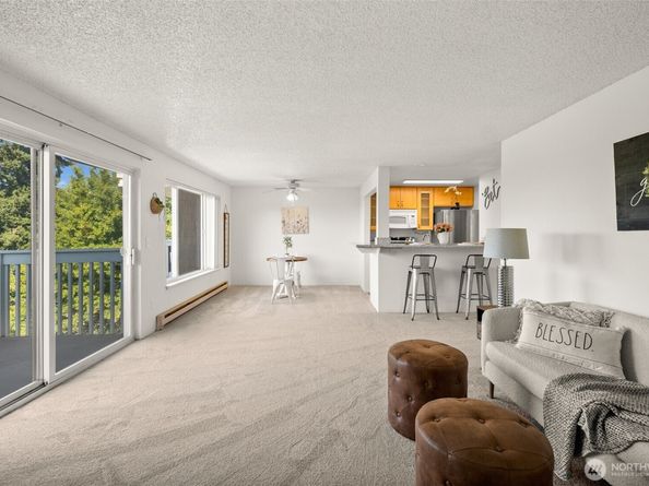 28418 16th Avenue S 302, Federal Way WA 98003