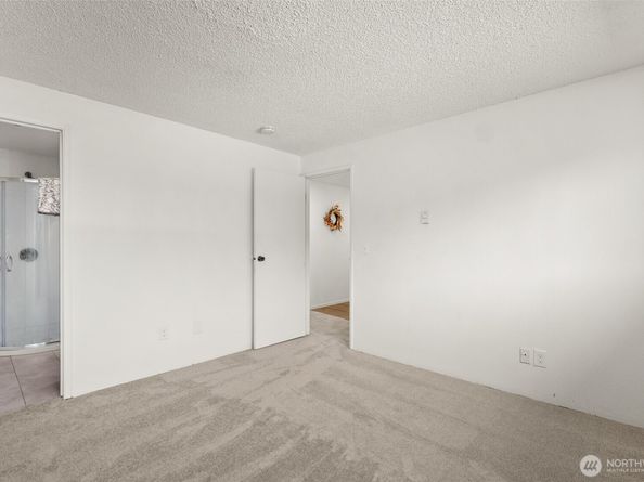 28418 16th Avenue S 302, Federal Way WA 98003