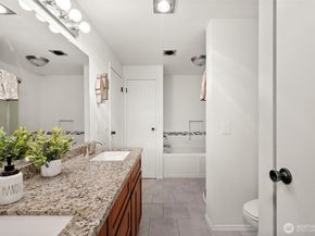 28418 16th Avenue S 302, Federal Way WA 98003