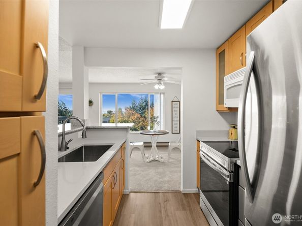28418 16th Avenue S 302, Federal Way WA 98003