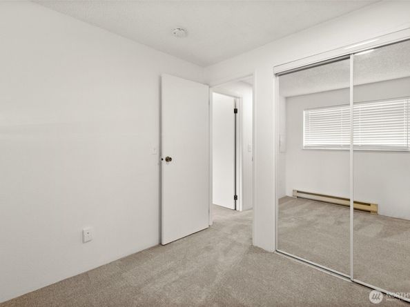 28418 16th Avenue S 302, Federal Way WA 98003