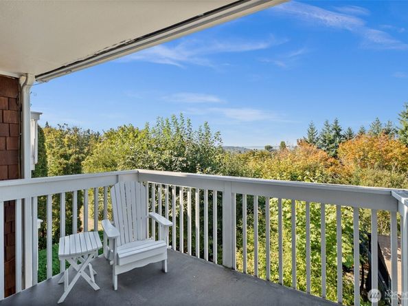 28418 16th Avenue S 302, Federal Way WA 98003