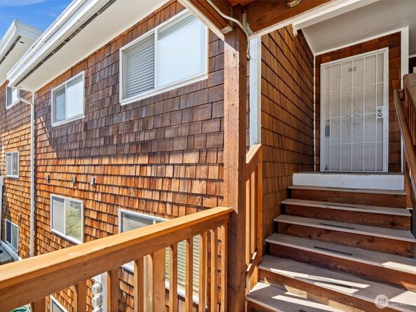 28418 16th Avenue S 302, Federal Way WA 98003